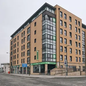  Apartment And Ensuite Bedrooms With Shared Kitchen At Fountainbridge In